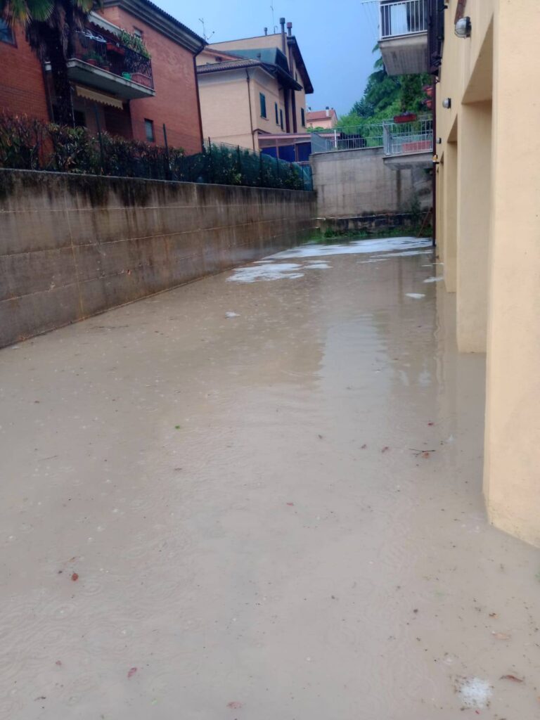 maltempo cerreto d'esi marche