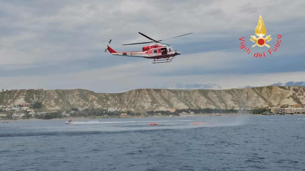 vigili del fuoco soccorso mare