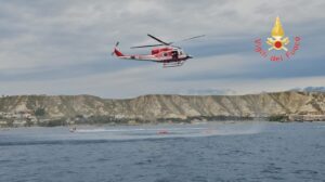vigili del fuoco soccorso mare