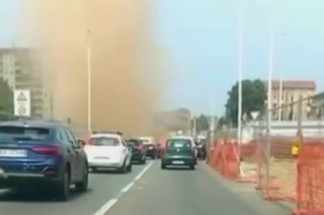 Meteo, ‘Dust Devil’ a Torino: vortice convettivo da forte riscaldamento del suolo