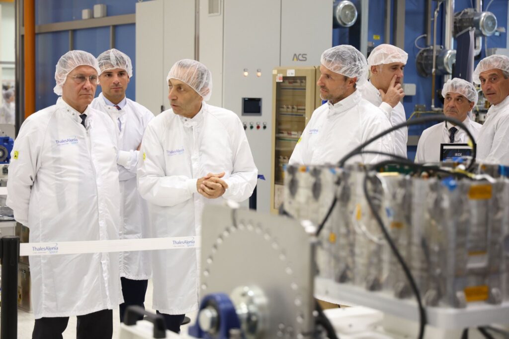 Edmondo Cirielli visita thales alenia space