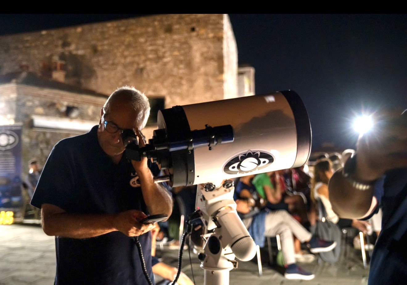 Fuoristrada sotto le Stelle: l’evento tra motori, scienza e cielo stellato 