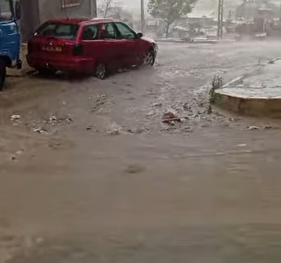 Maltempo Algeria alluvione lampo