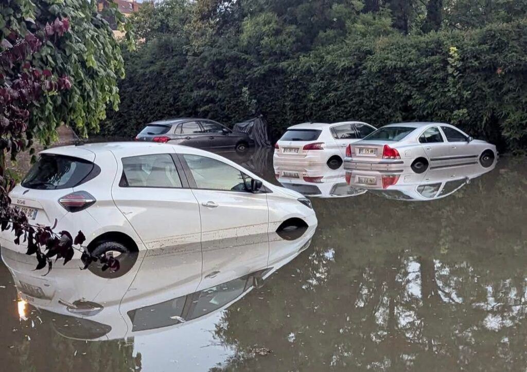 Maltempo Francia alluvione lampo