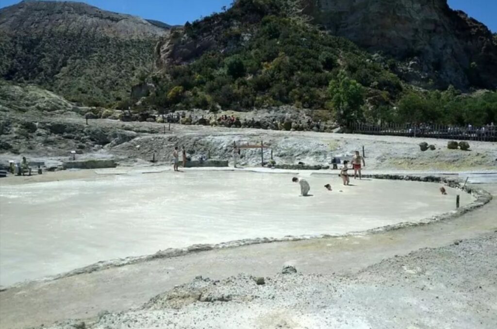 Pozza fanghi vulcano