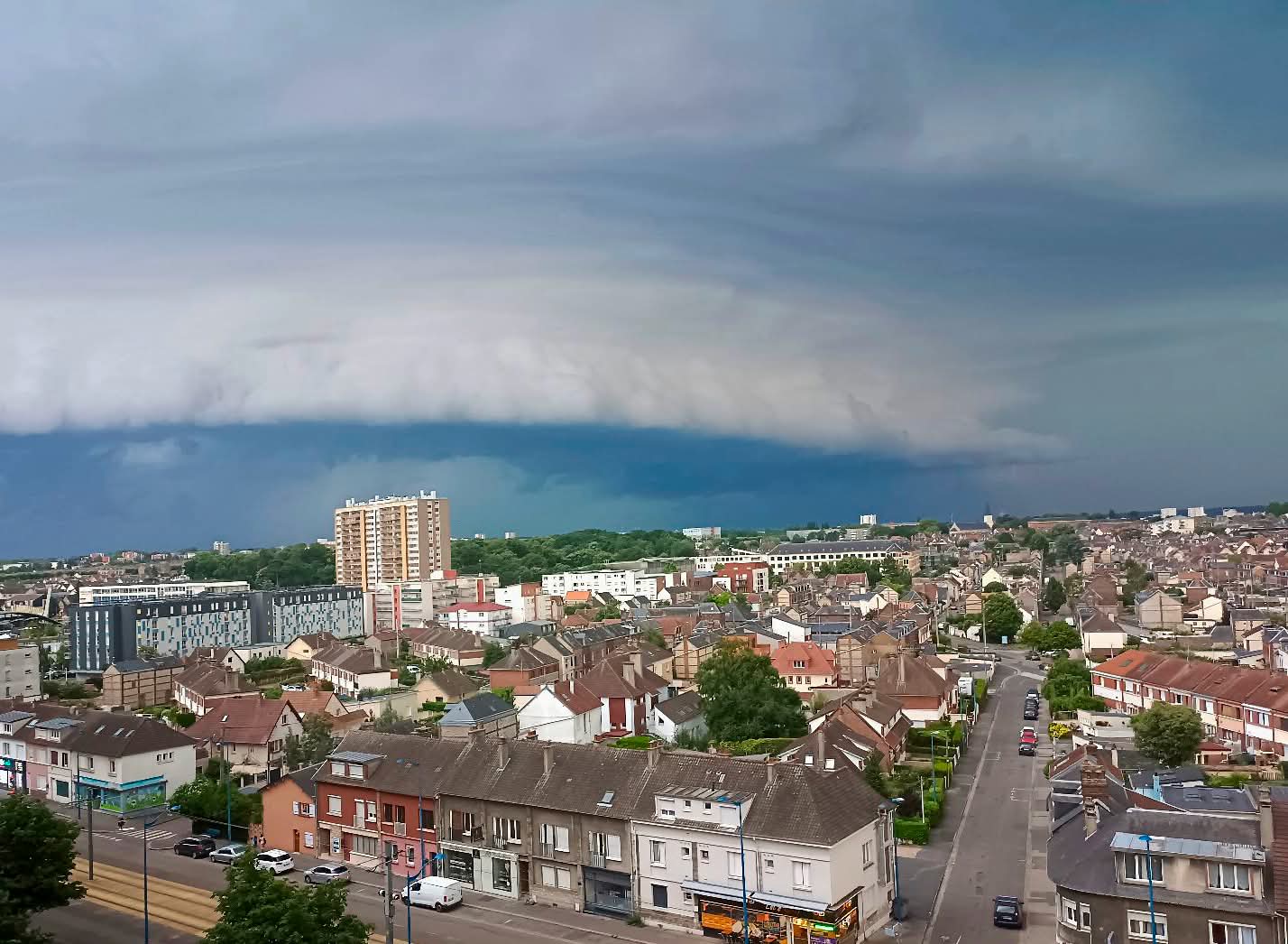 Shelf cloud Francia 
