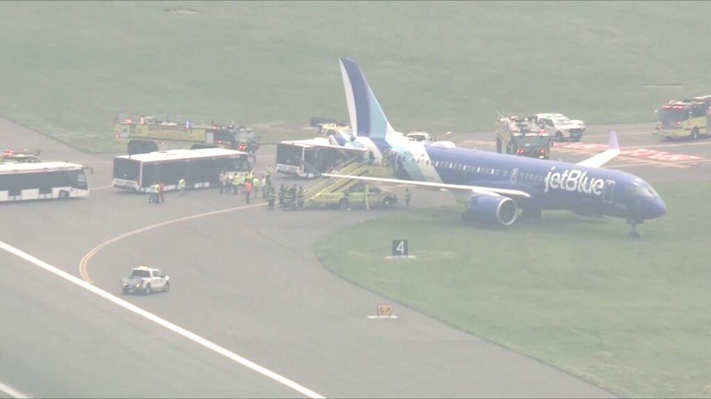 aereo fuori pista boston
