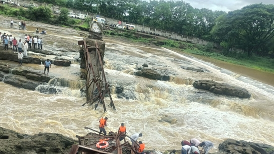 crollo ponte india