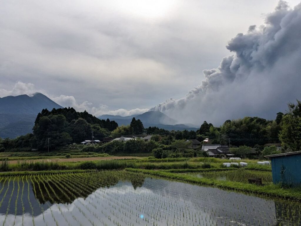 eruzione vulcano Shinmoedake giappone