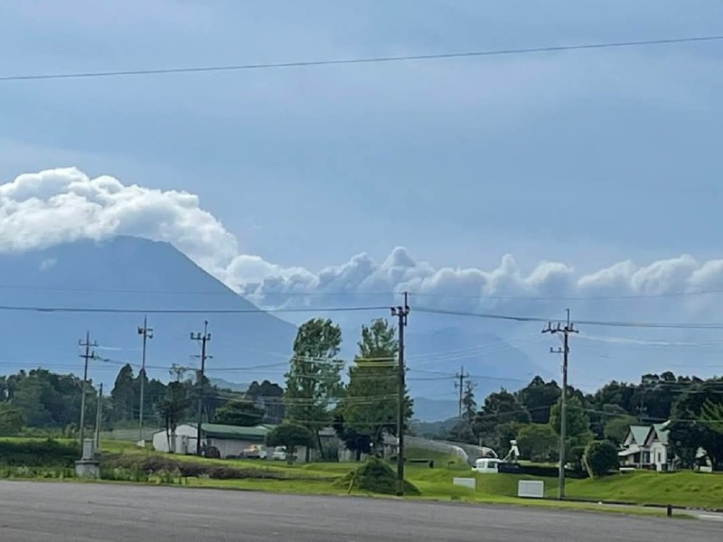 eruzione vulcano Shinmoedake giappone