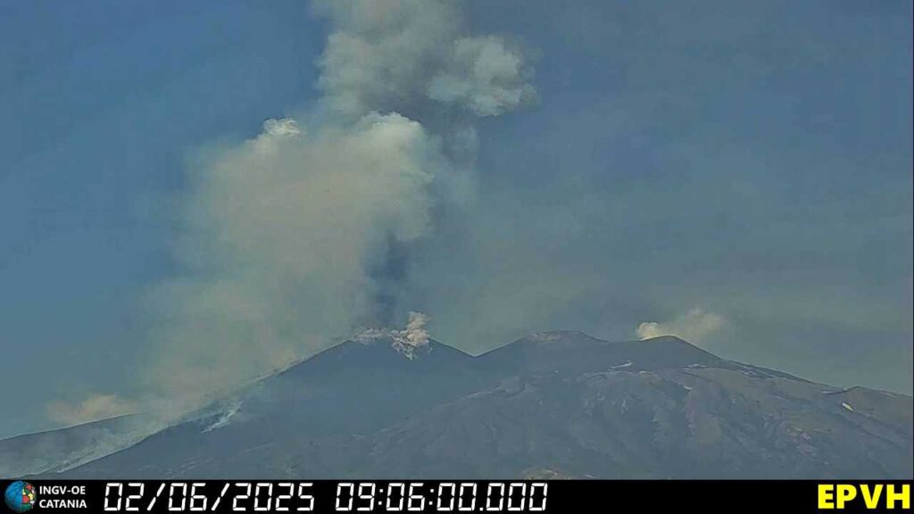 etna eruzione oggi 2 giugno