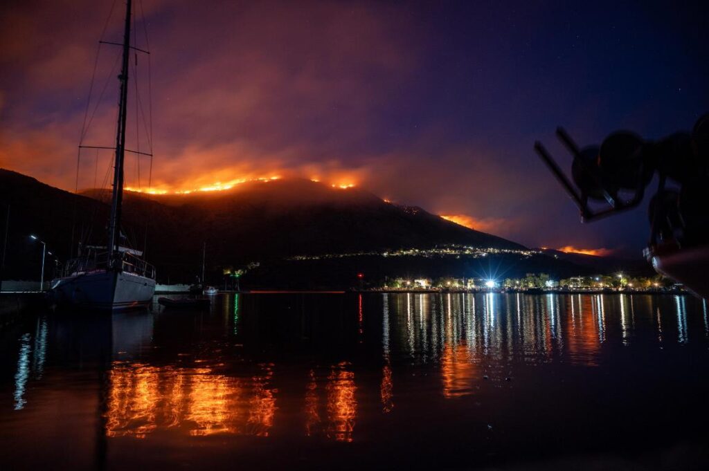 incendio grecia chios
