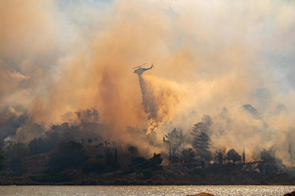 incendio grecia chios