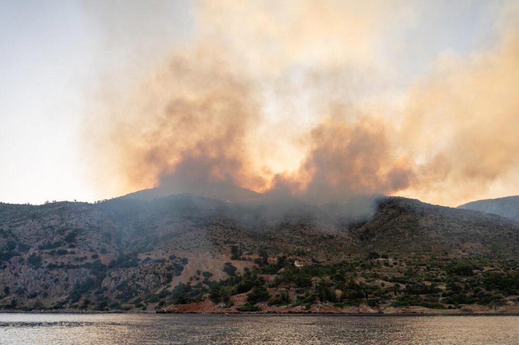 incendio grecia chios