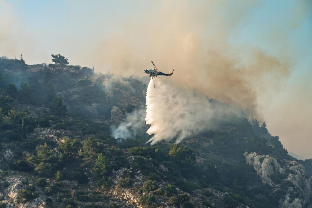 incendio grecia chios