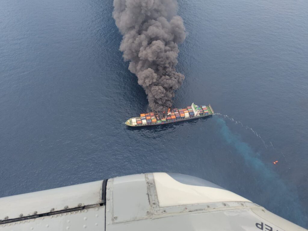 incendio nave portacontainer india