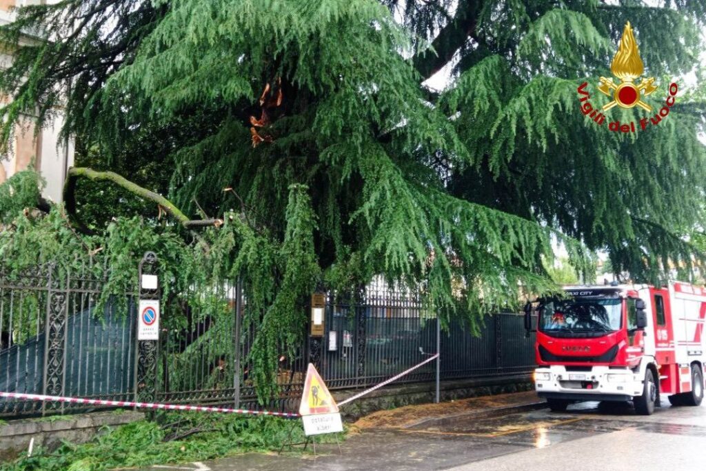 maltempo vigili fuoco
