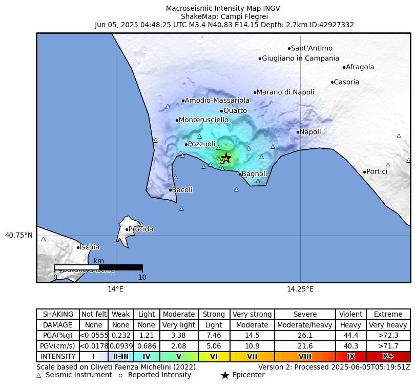 terremoto oggi campi flegrei napoli pozzuoli campania
