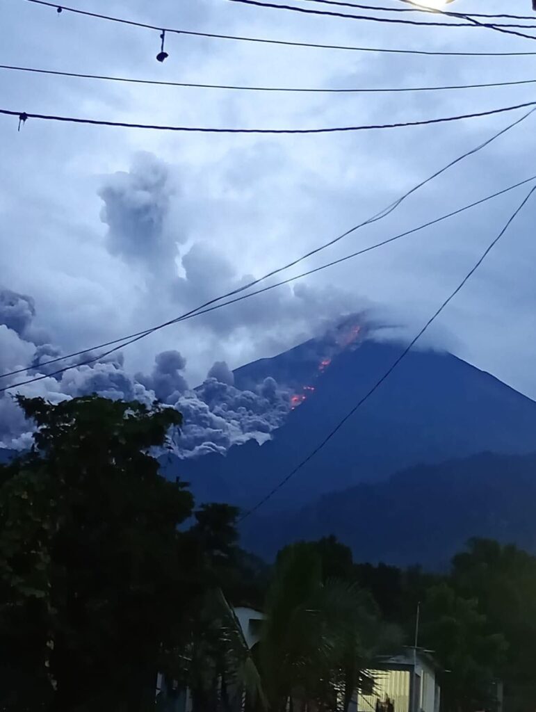 vulcano fuego guatemala