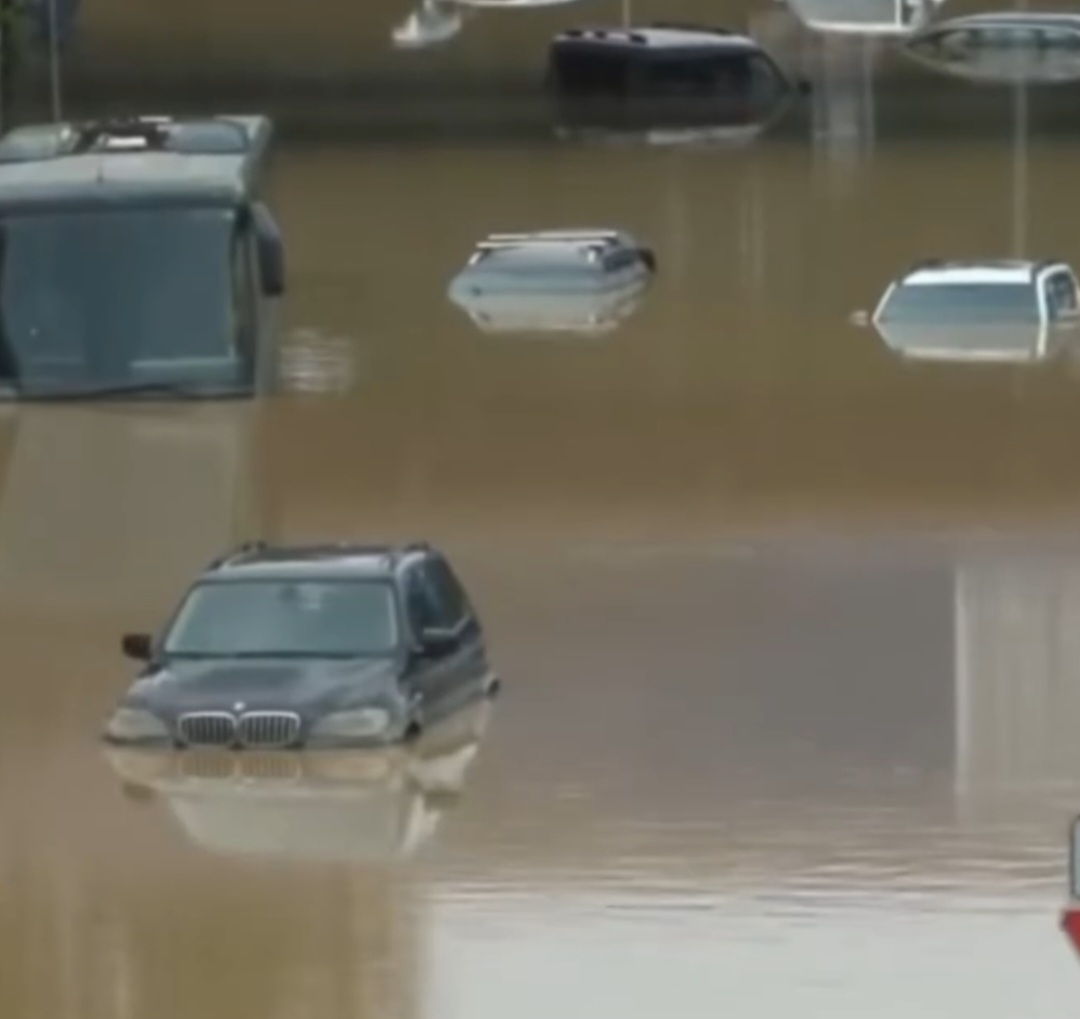 Alluvione lampo e pulizia tombini