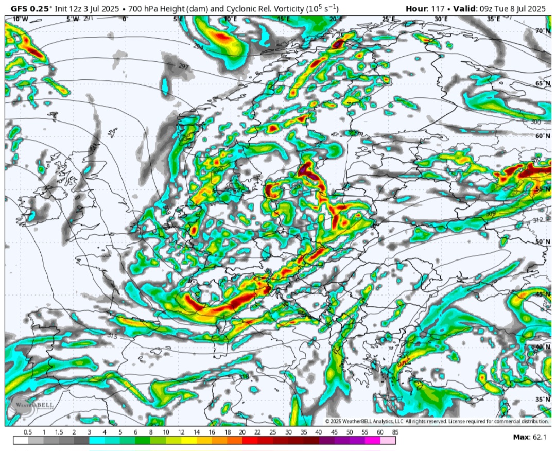 Vorticità 700 hPa 8 luglio