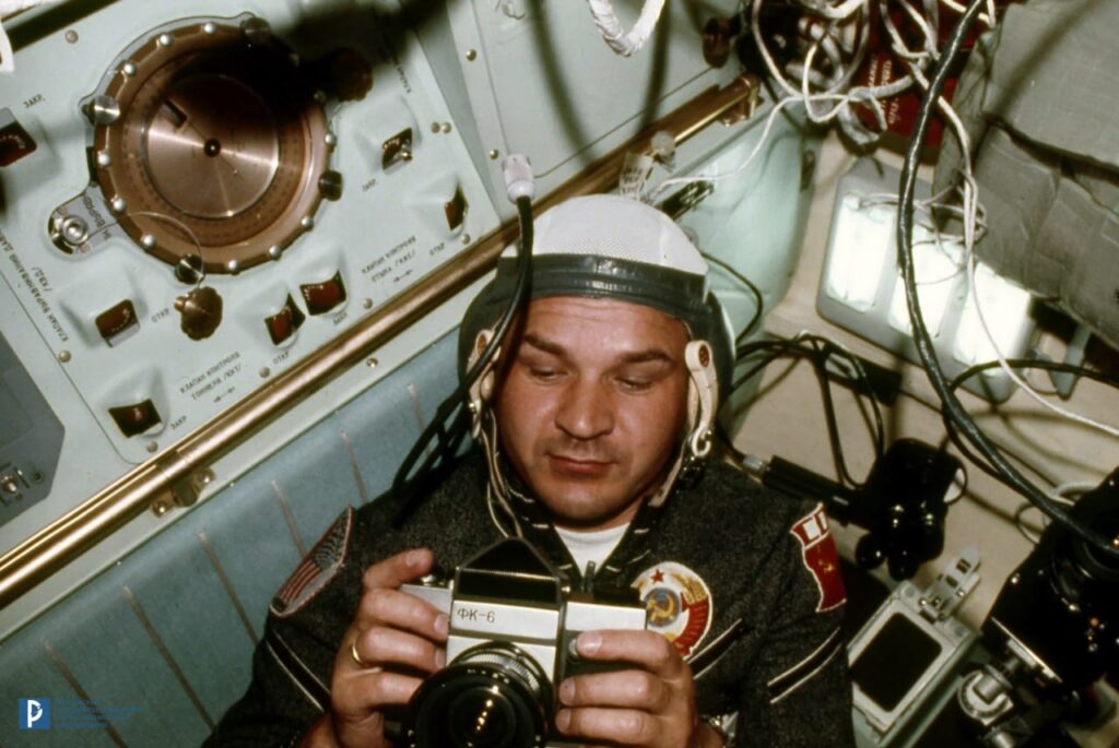 apollo soyuz attracco 15 luglio 1975