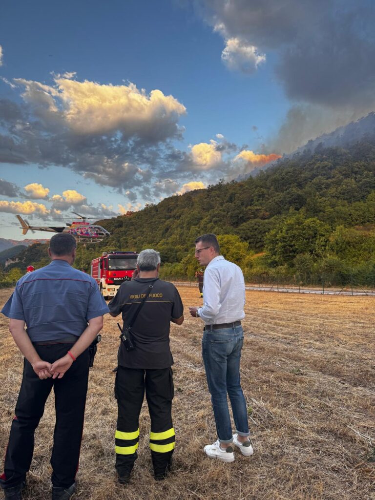 incendio Bellisio Solfare marche