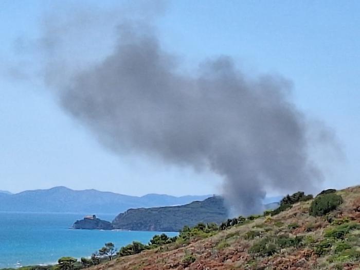 incendio Castiglione della Pescaia toscana