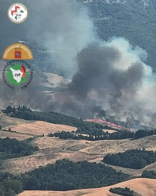 incendio Montegemoli toscana