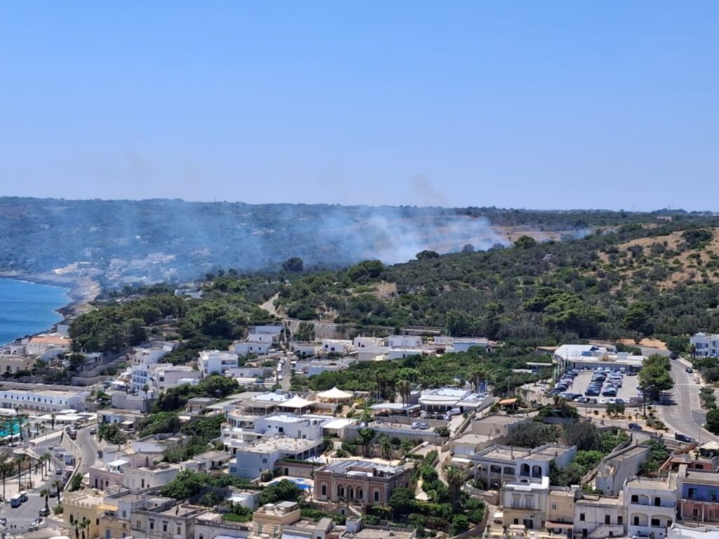 incendio castro puglia