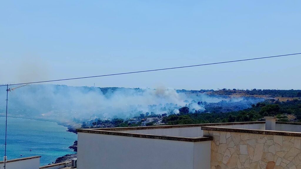 incendio castro puglia