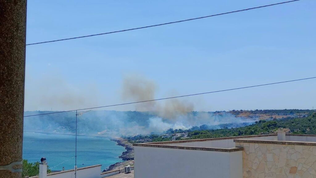 incendio castro puglia