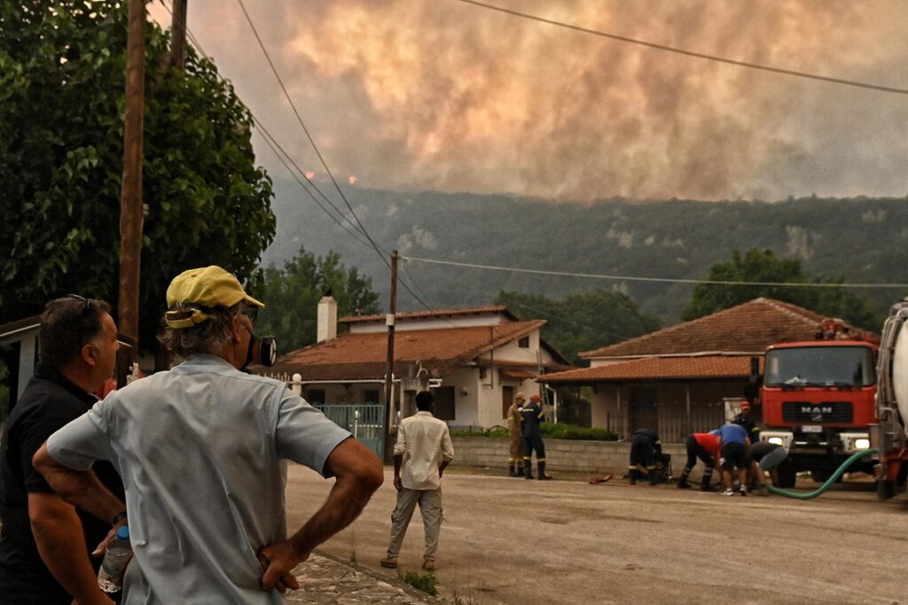 incendio grecia feneos corinto corinzia