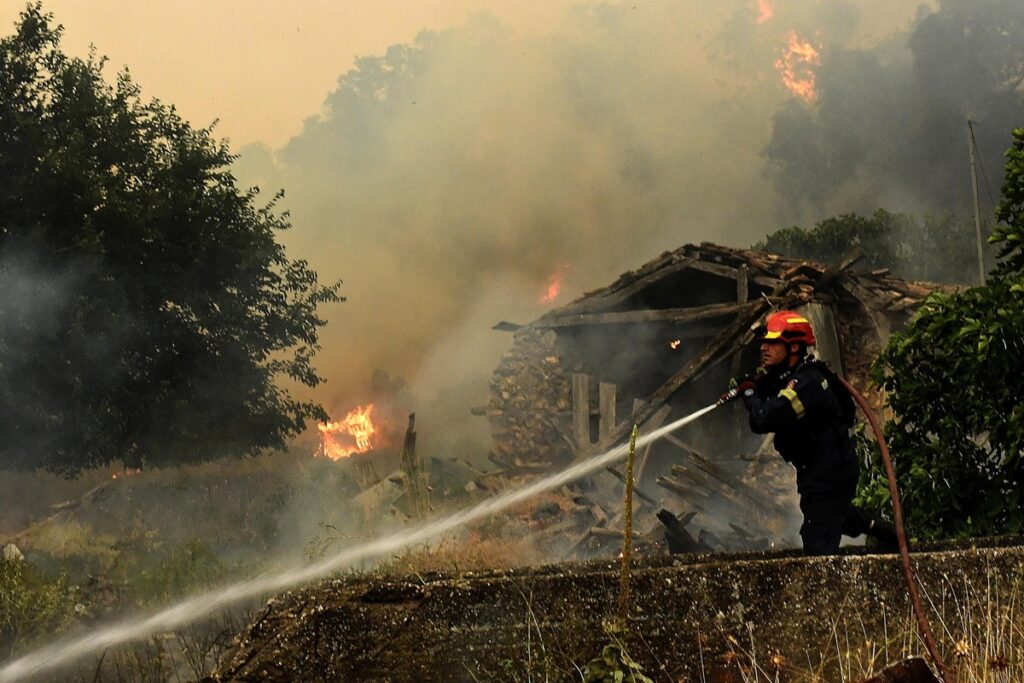 incendio grecia feneos corinto corinzia