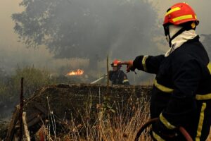incendio grecia feneos corinto corinzia
