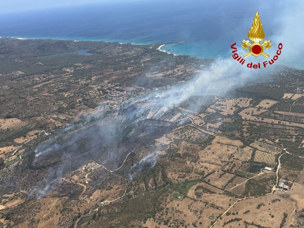 incendio sardegna orosei