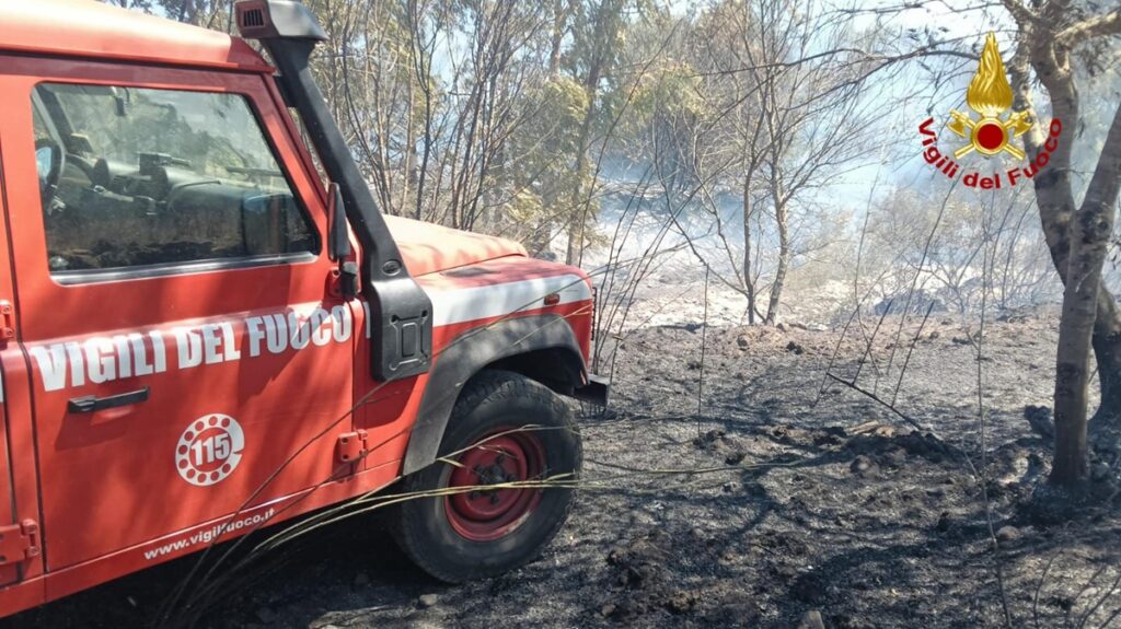 incendio sardegna orosei