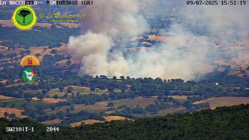 incendio scansano toscana