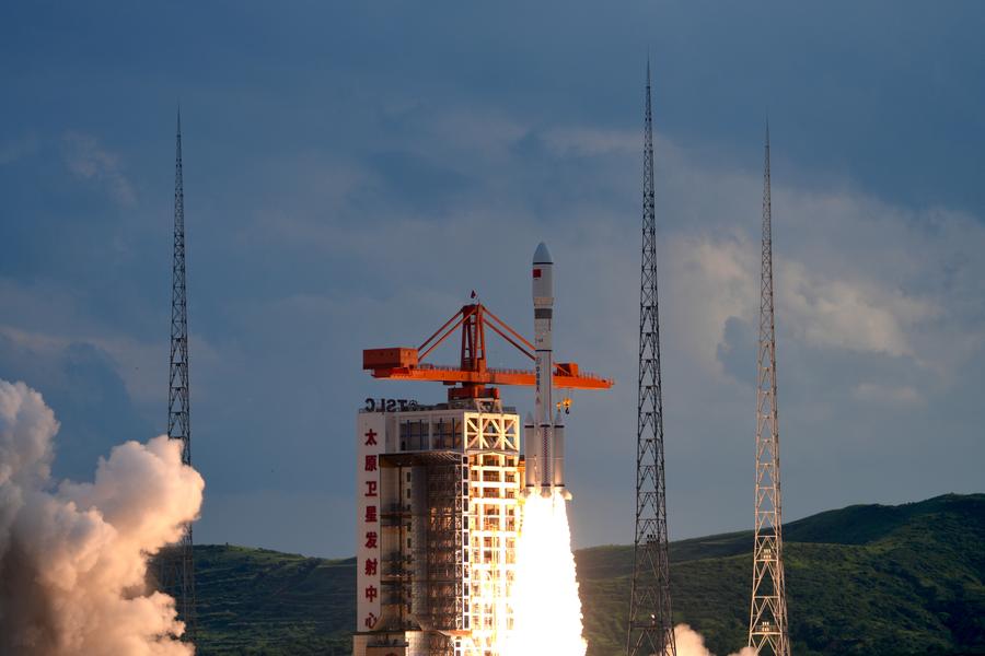 La Cina lancia un nuovo gruppo di satelliti per una costellazione Internet