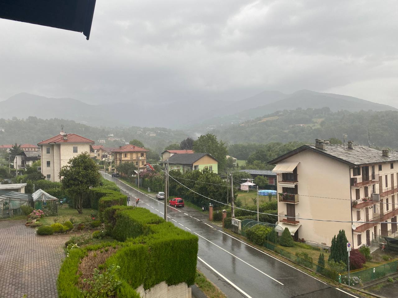 Maltempo Piemonte, forti temporali nel Torinese: pioggia e grandine anche nel capoluogo | FOTO e VIDEO