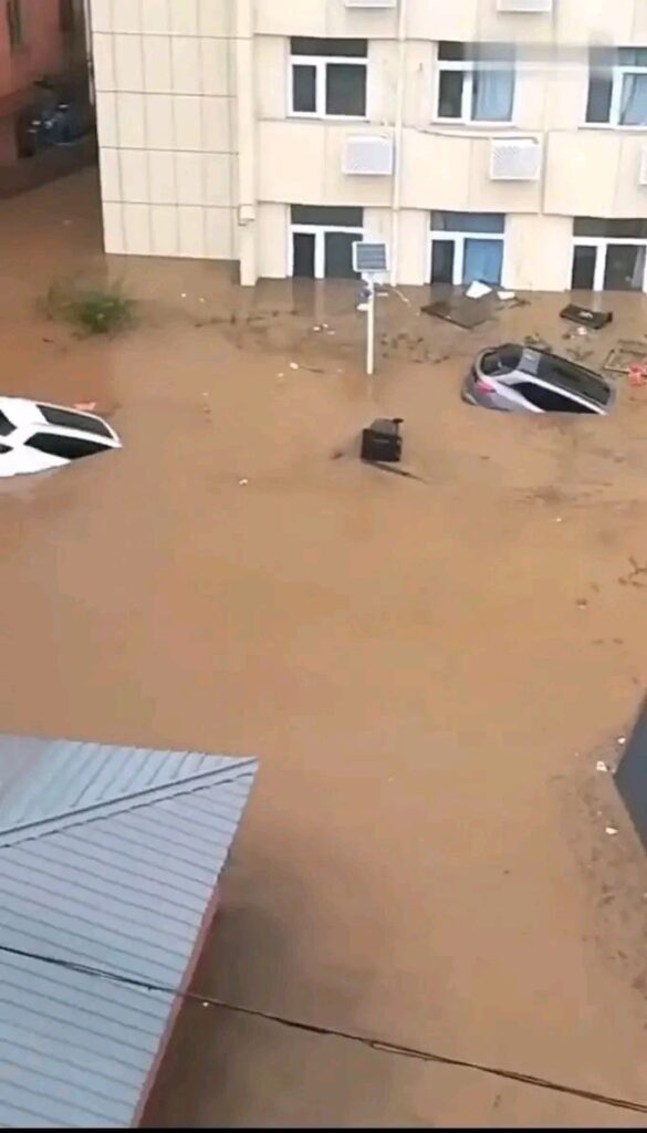 maltempo alluvione cina pechino