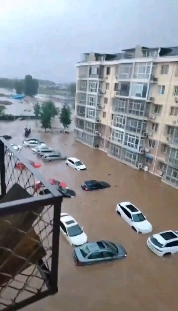 maltempo alluvione cina pechino