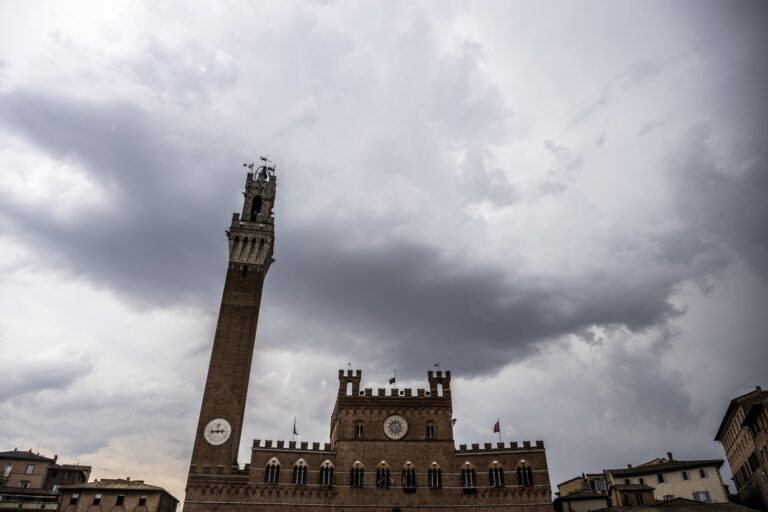 maltempo toscana Palio di Siena