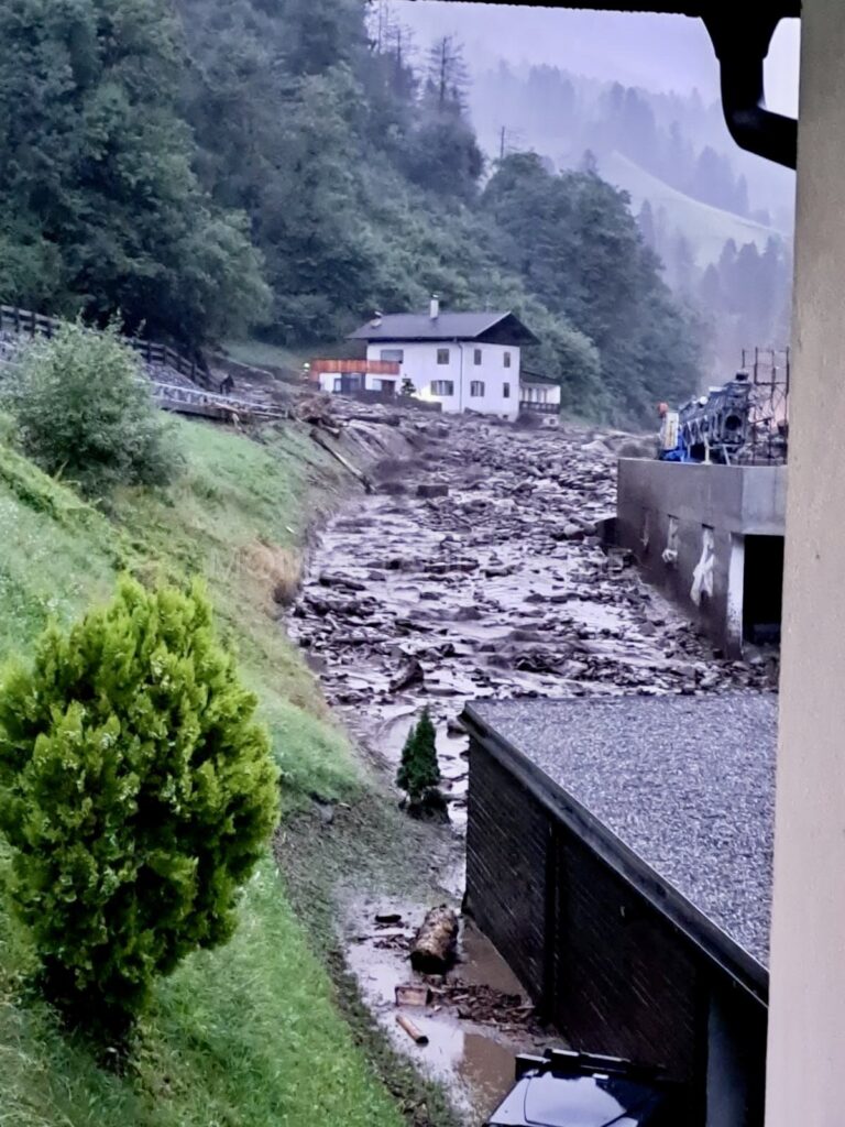 maltempo trentino alto adige val passiria frane