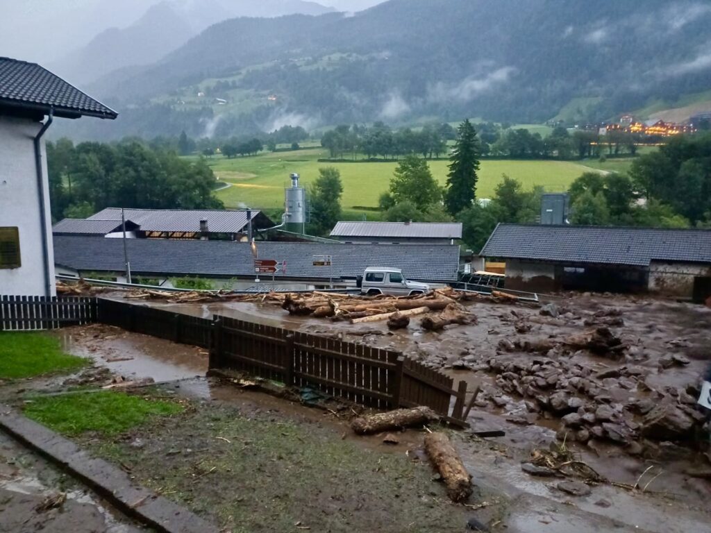 maltempo trentino alto adige val passiria frane