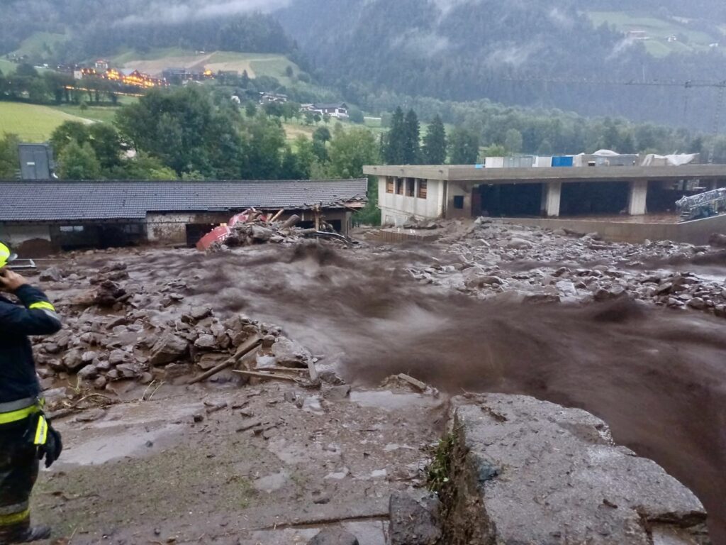 maltempo trentino alto adige val passiria frane