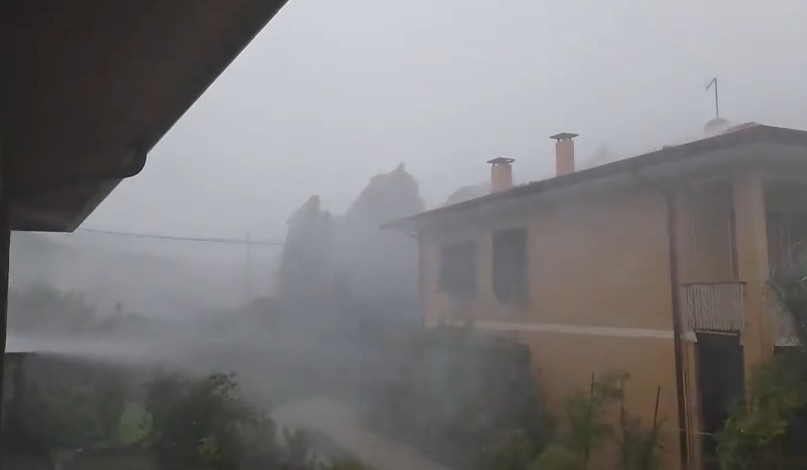 Maltempo, supercella tra Trevigiano e Pordenonese: nubifragi, downburst e grandine | VIDEO