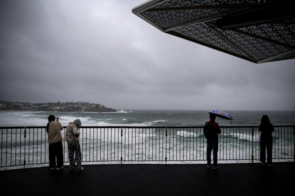 tempesta ciclone bomba australia sydney maltempo