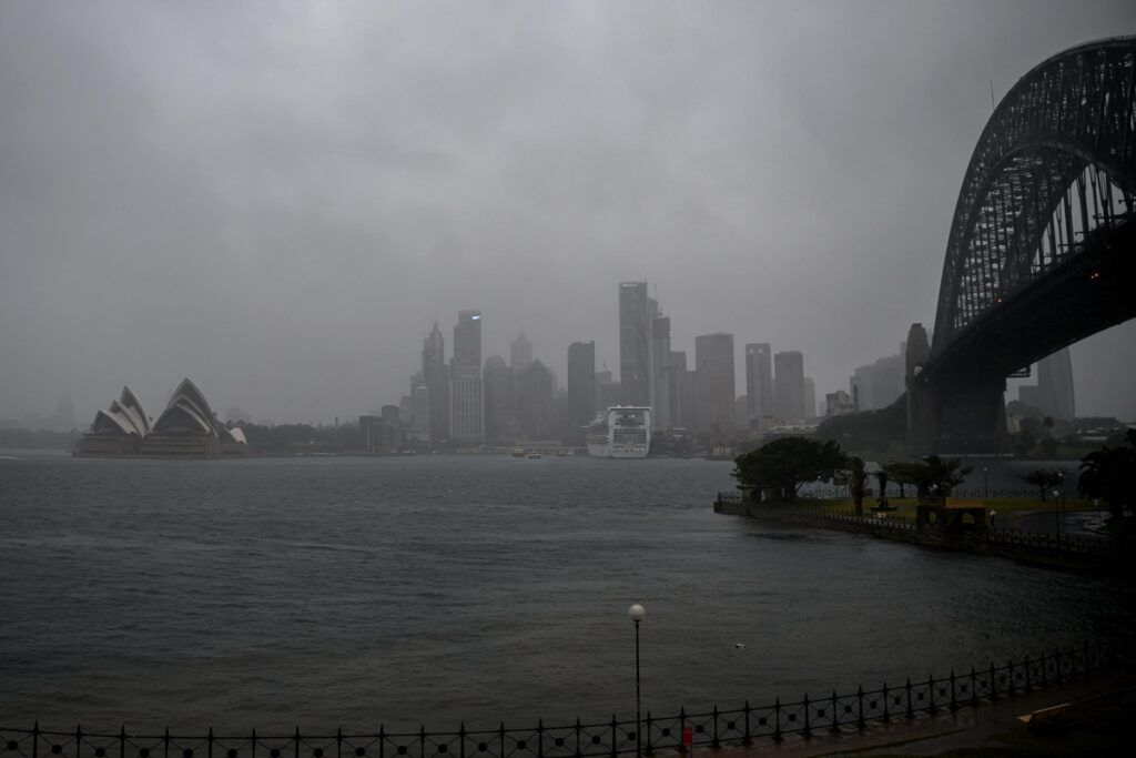 tempesta ciclone bomba australia sydney maltempo