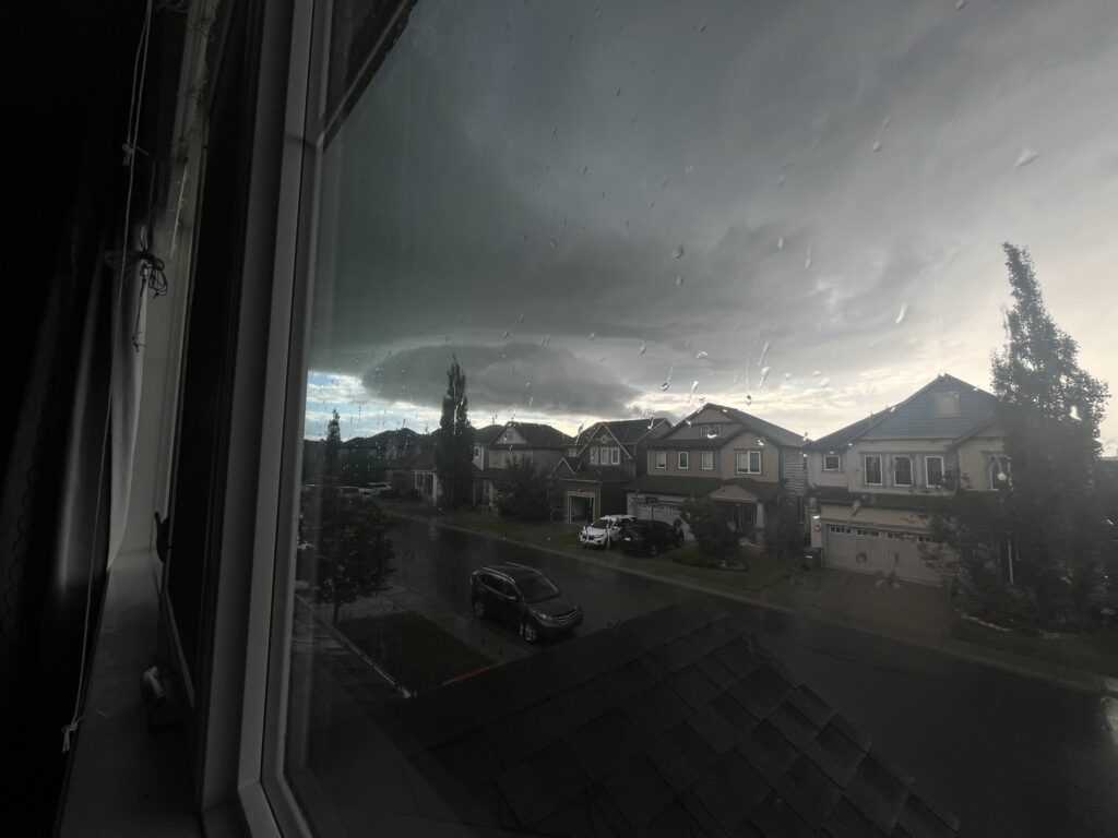 tempesta grandine calgary canada